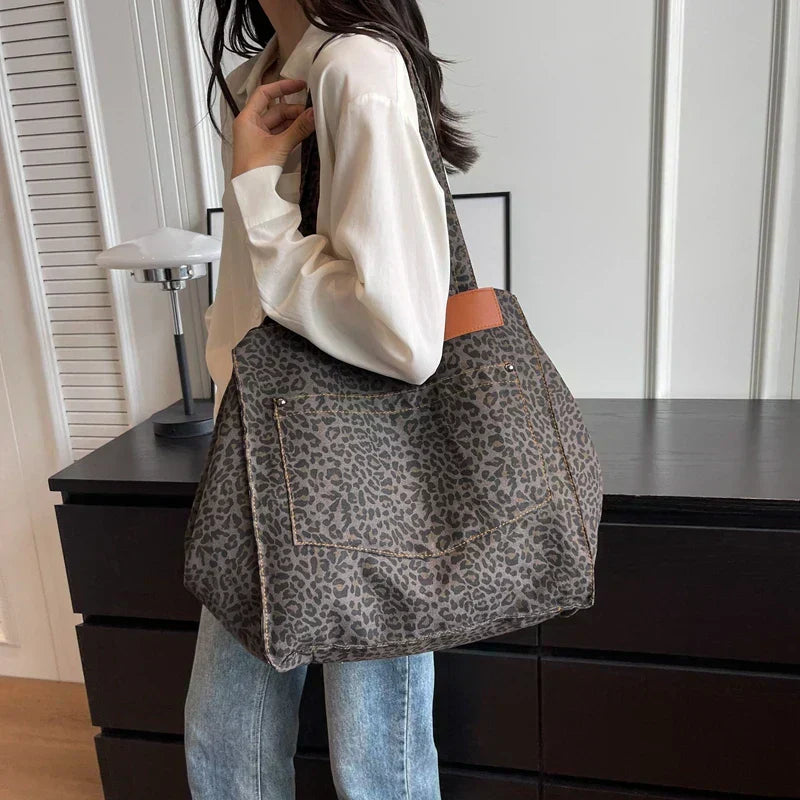 Savannah - stor oversize taske i lærred med leopardprint - - bags - {{ product_tags }